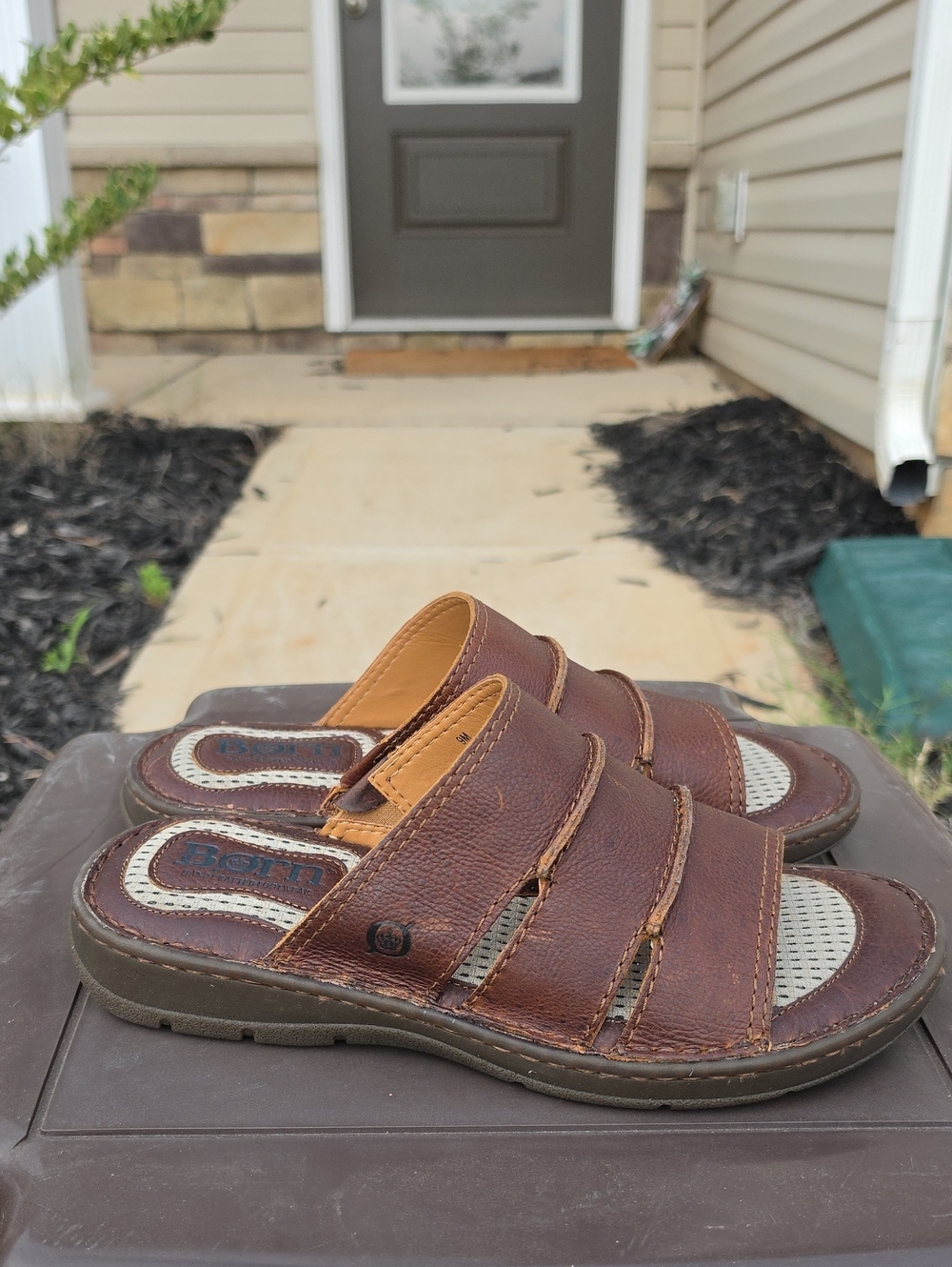 Born Men's Weiser Sandals Cymbal Size 9 Leather NWT